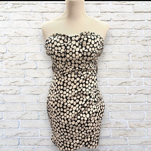 Charlotte Russe Dresses & Skirts - Charlotte Russe Black and Cream Strapless Dress Size Small